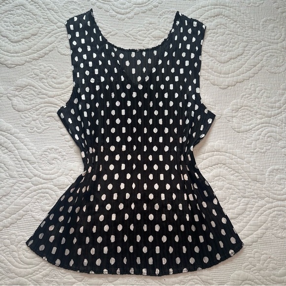 Jaipur Tops - Jaipur Y2K Polka Dot Tank Top. Medium. Black and White.